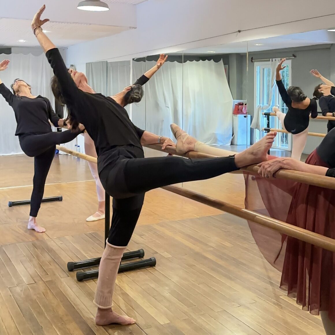 POSTURA Y DANZA EN BARRA