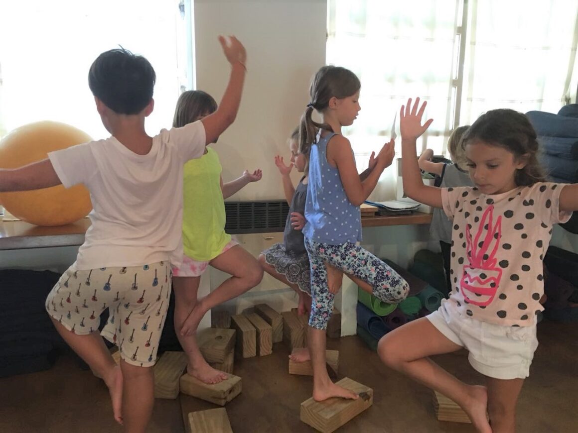 YOGA NIÑOS